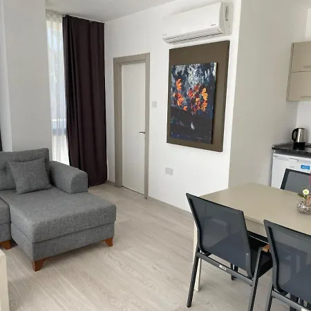 Alya アパートホテル