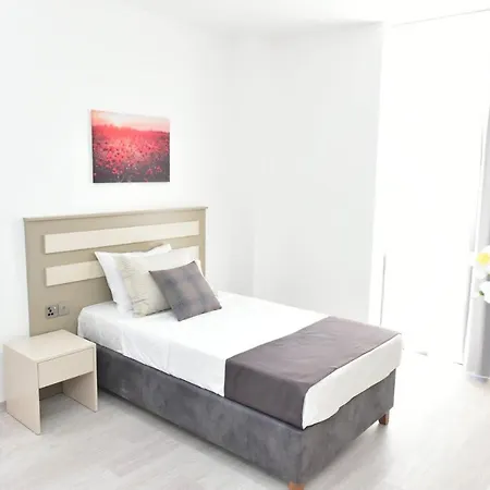 Apart Otel Alya 3*